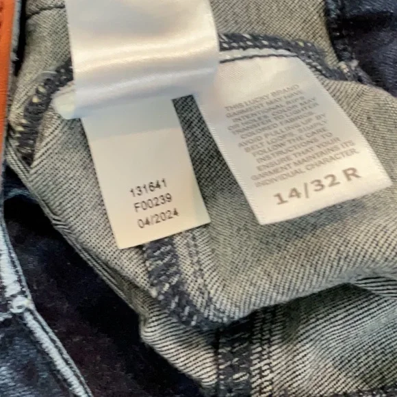 SALE!- NWOT Lucky Brand Stevie Flare jeans. Was $19 now summer sale $16 - Picture 15 of 15